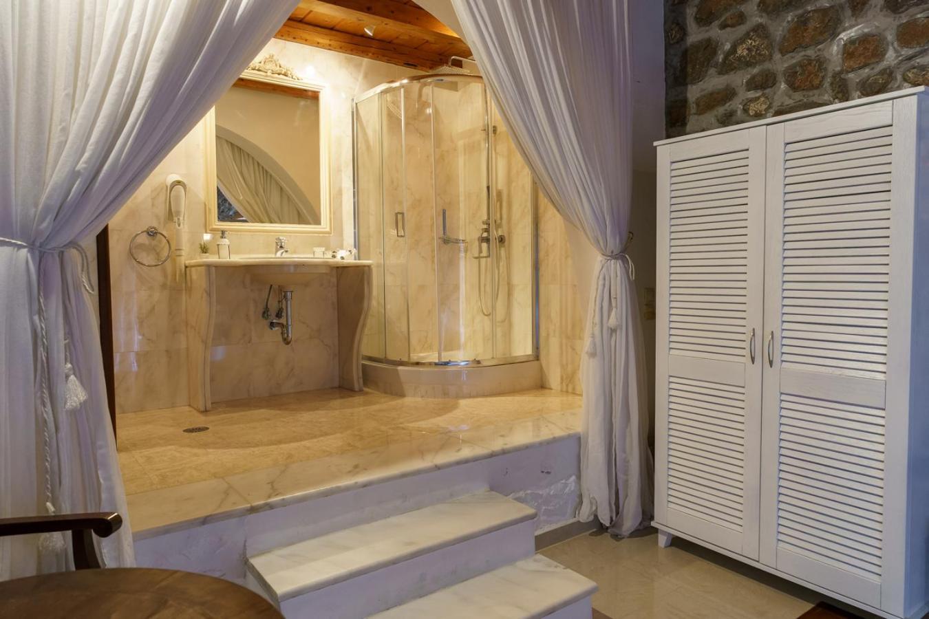 Nereids Guesthouse 이드라 외부 사진