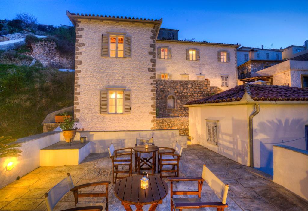 Nereids Guesthouse 이드라 외부 사진