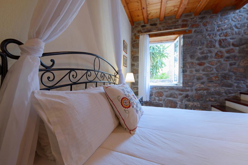 Nereids Guesthouse 이드라 외부 사진