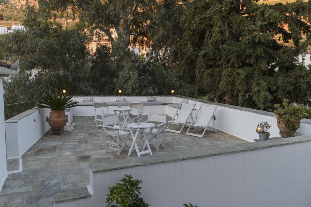 Nereids Guesthouse 이드라 외부 사진